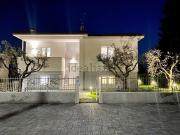 Case e ville in vendita di 265 m² in Via Campagna