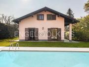 Case e ville in vendita di 265 m² in Via Mercallo, 19
