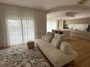 Case e ville in vendita di 265 m² in Via Zambelli