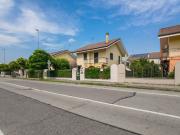 Case e ville in vendita di 270 m² in Via Alfieri, 32