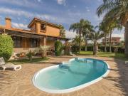 Case e ville in vendita di 270 m² in Via Aurelio Millos