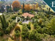 Case e ville in vendita di 270 m² in Via della Pescaia, 19