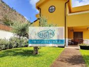 Case e ville in vendita di 270 m² in Via Menelao, 1