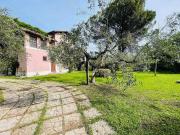 Case e ville in vendita di 270 m² in Via Tiberina, 2