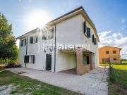 Case e ville in vendita di 270 m² in Via Veduro