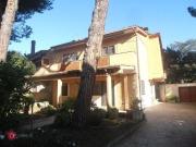 Case e ville in vendita di 270 m² in Viale Stella Marina, 44