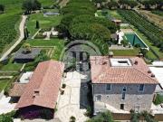 Case e ville in vendita di 2745 m²