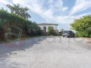 Case e ville in vendita di 275 m² in Via Casale