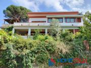 Case e ville in vendita di 275 m² in Via Generale...