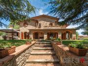 Case e ville in vendita di 275 m² in Via San Bartolomeo