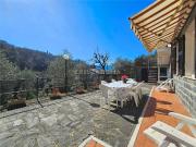 Case e ville in vendita di 276 m² in Via Cornice di...