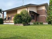 Case e ville in vendita di 276 m² in Via Evangelisti, 46