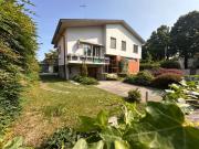 Case e ville in vendita di 277 m² in Via Trento