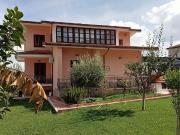 Case e ville in vendita di 278 m² in Via Guglielmo...