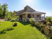 Case e ville in vendita di 279 m² in Via dei Lecci