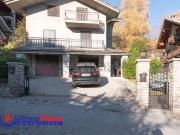 Case e ville in vendita di 280 m² in Frazione Villes...