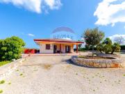 Case e ville in vendita di 280 m² in Via Camillo Benso...