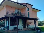 Case e ville in vendita di 280 m² in Via del Crocifisso, 33