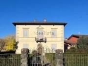 Case e ville in vendita di 280 m² in Via del Lavoro, 55025