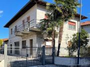 Case e ville in vendita di 280 m² in Via Luciano Manara, 50