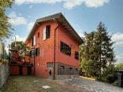 Case e ville in vendita di 280 m² in Viale Grigna, 35