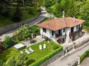 Case e ville in vendita di 282 m² in Via A. Wyatt