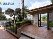 Case e ville in vendita di 282 m² in Via G. Bonaventura, 53