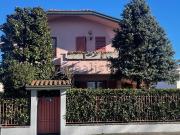 Case e ville in vendita di 282 m² in Viale della...