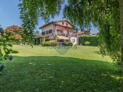 Case e ville in vendita di 283 m² in Via C.Davicini, 171