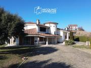 Case e ville in vendita di 285 m² in Via Provinciale, 9