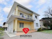 Case e ville in vendita di 287 m² in Via Jerago, 27