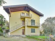 Case e ville in vendita di 288 m² in Via Buerga
