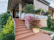 Case e ville in vendita di 290 m²