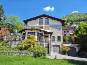 Case e ville in vendita di 290 m² in Via Blessagno, 33