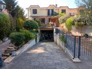 Case e ville in vendita di 290 m² in Via Ernesto Boezi
