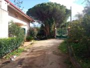 Case e ville in vendita di 290 m² in Via Eva Peron