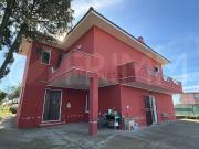 Case e ville in vendita di 290 m² in Via Salerno, 140