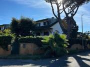 Case e ville in vendita di 293 m² in Via Campomarino