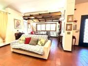 Case e ville in vendita di 294 m² in Via Orroli