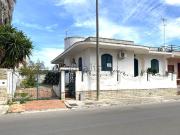 Case e ville in vendita di 295 m² in Via Oronzo Cosi