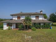 Case e ville in vendita di 296 m² in Via Giuseppe Verdi