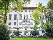 Case e ville in vendita di 3000 m²