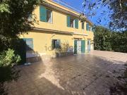 Case e ville in vendita di 300 m² in Contrada Rovetto