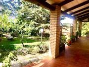 Case e ville in vendita di 300 m² in Strada Colle...