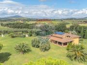 Case e ville in vendita di 300 m² in Strada Ghiacciuolo, 1