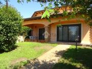 Case e ville in vendita di 300 m² in Via Afrodite