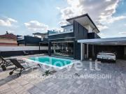 Case e ville in vendita di 300 m² in Via Aosta, 31