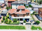 Case e ville in vendita di 300 m² in Via Bottego, 3