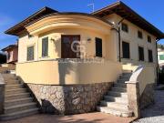 Case e ville in vendita di 300 m² in Via Candia