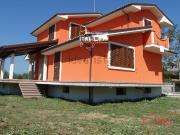 Case e ville in vendita di 300 m² in Via cantarelle